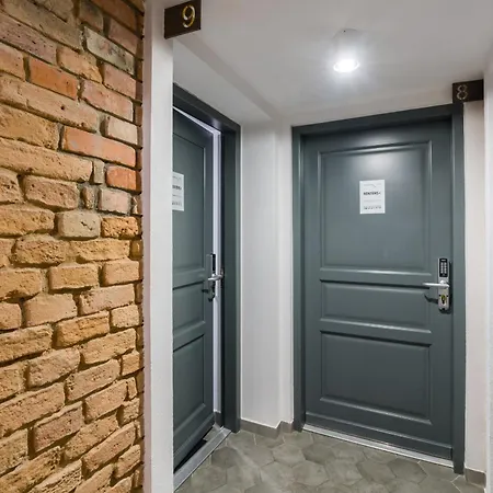 Strzalowa Underground Level By Renters Apartment *