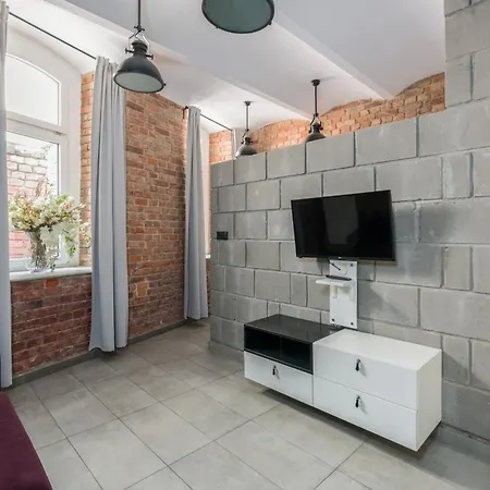 Strzalowa Underground Level By Renters 아파트 *