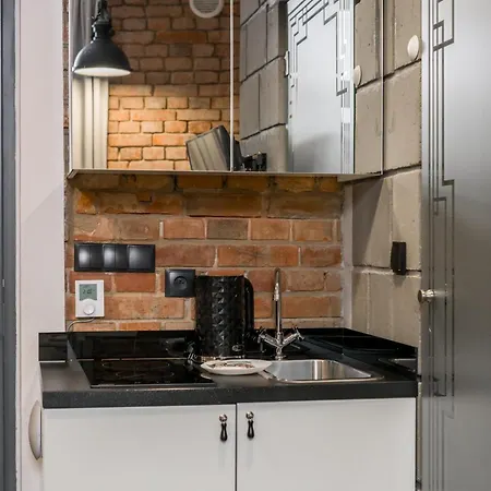 Strzalowa Underground Level By Renters * 포즈난