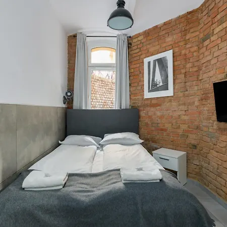 Apartment Strzalowa Underground Level By Renters *