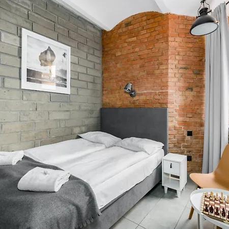 Strzalowa Underground Level By Renters 아파트 *