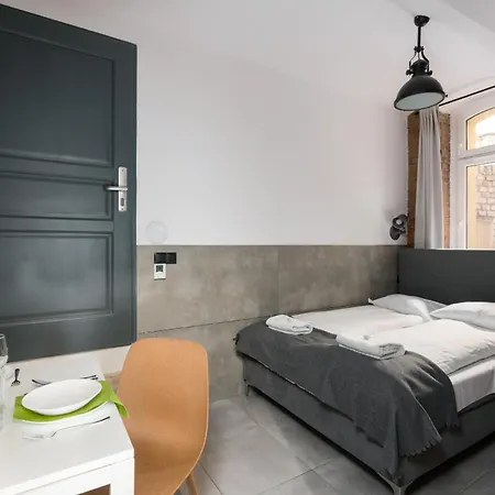 Strzalowa Underground Level By Renters * Poznan