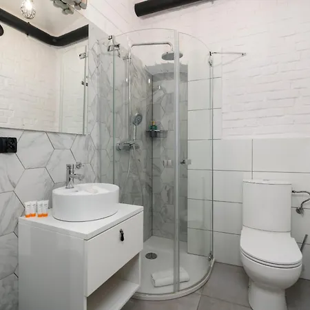 Strzalowa Underground Level By Renters 아파트 *