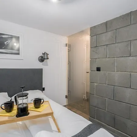 Strzalowa Underground Level By Renters Apartment Poznan