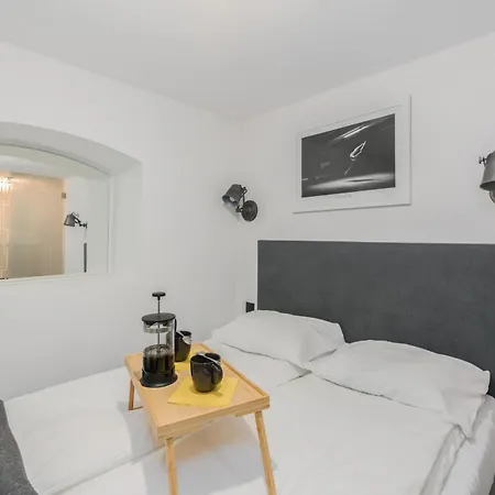 Strzalowa Underground Level By Renters * 포즈난