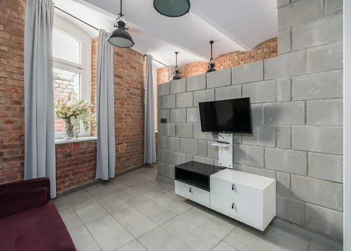 Strzalowa Underground Level By Renters 아파트 *