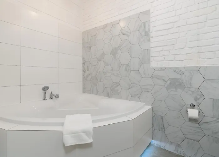 Strzalowa Underground Level By Renters * 포즈난