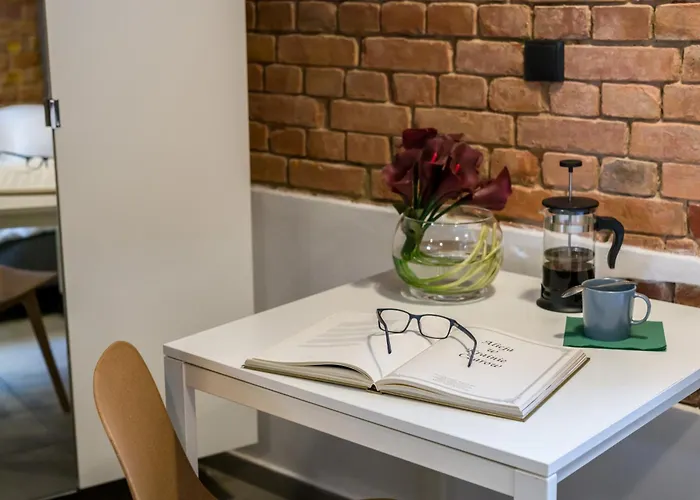 Strzalowa Underground Level By Renters 포즈난