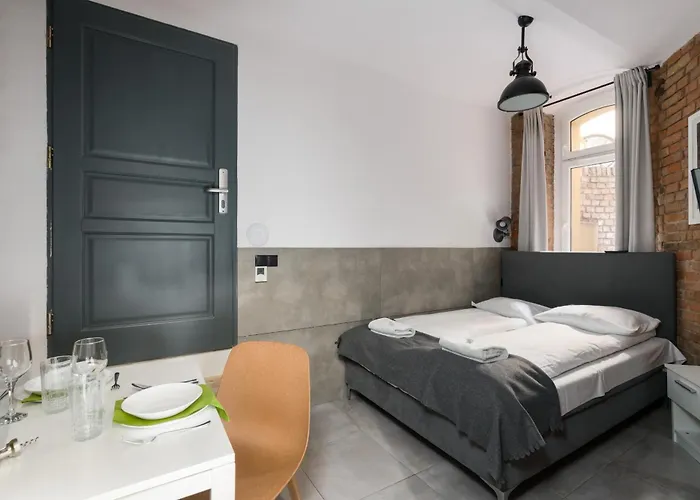 Strzalowa Underground Level By Renters * 포즈난