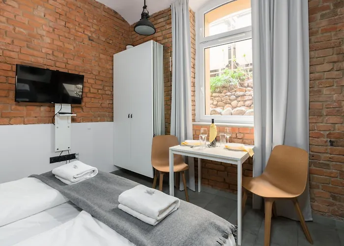 Strzalowa Underground Level By Renters 아파트 포즈난