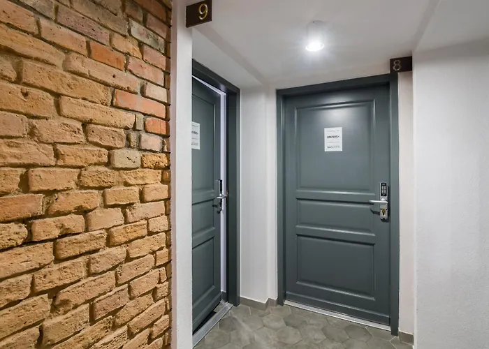 Strzalowa Underground Level By Renters Daire *